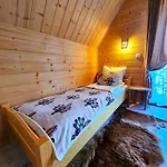Goralska 3 Highland - Jacuzzi, Sauna, Split Ac, Private Parking, Mountains View Chalet Zakopane