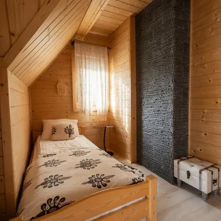 Goralska 3 Highland - Jacuzzi, Sauna, Split Ac, Private Parking, Mountains View Chalet Zakopane